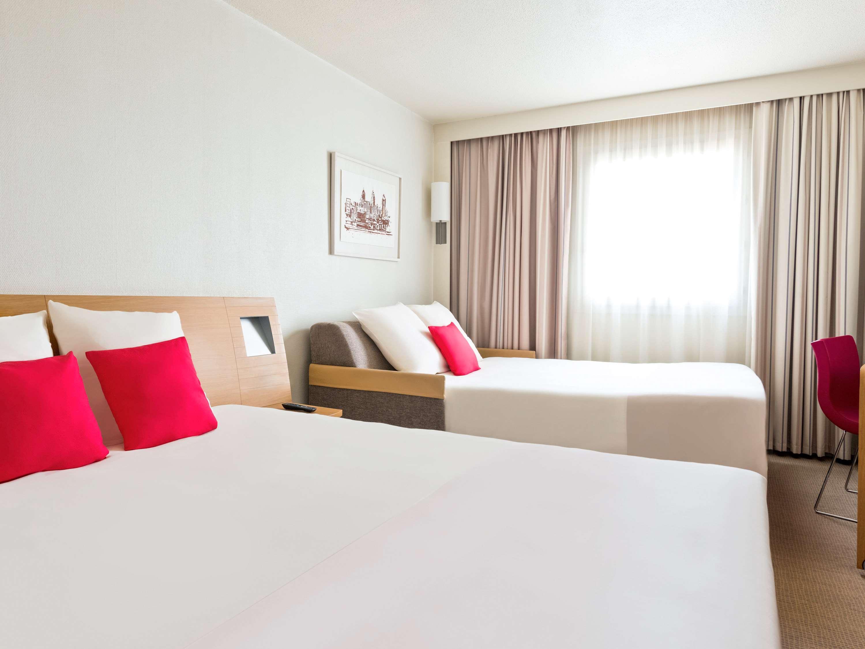 Novotel Atria Nimes Centre Esterno foto