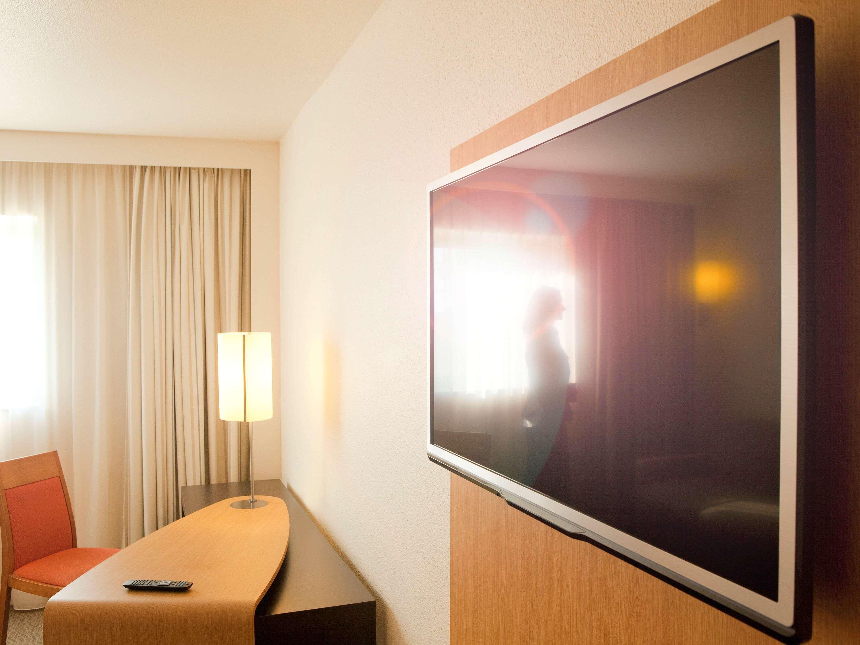 Novotel Atria Nimes Centre Esterno foto
