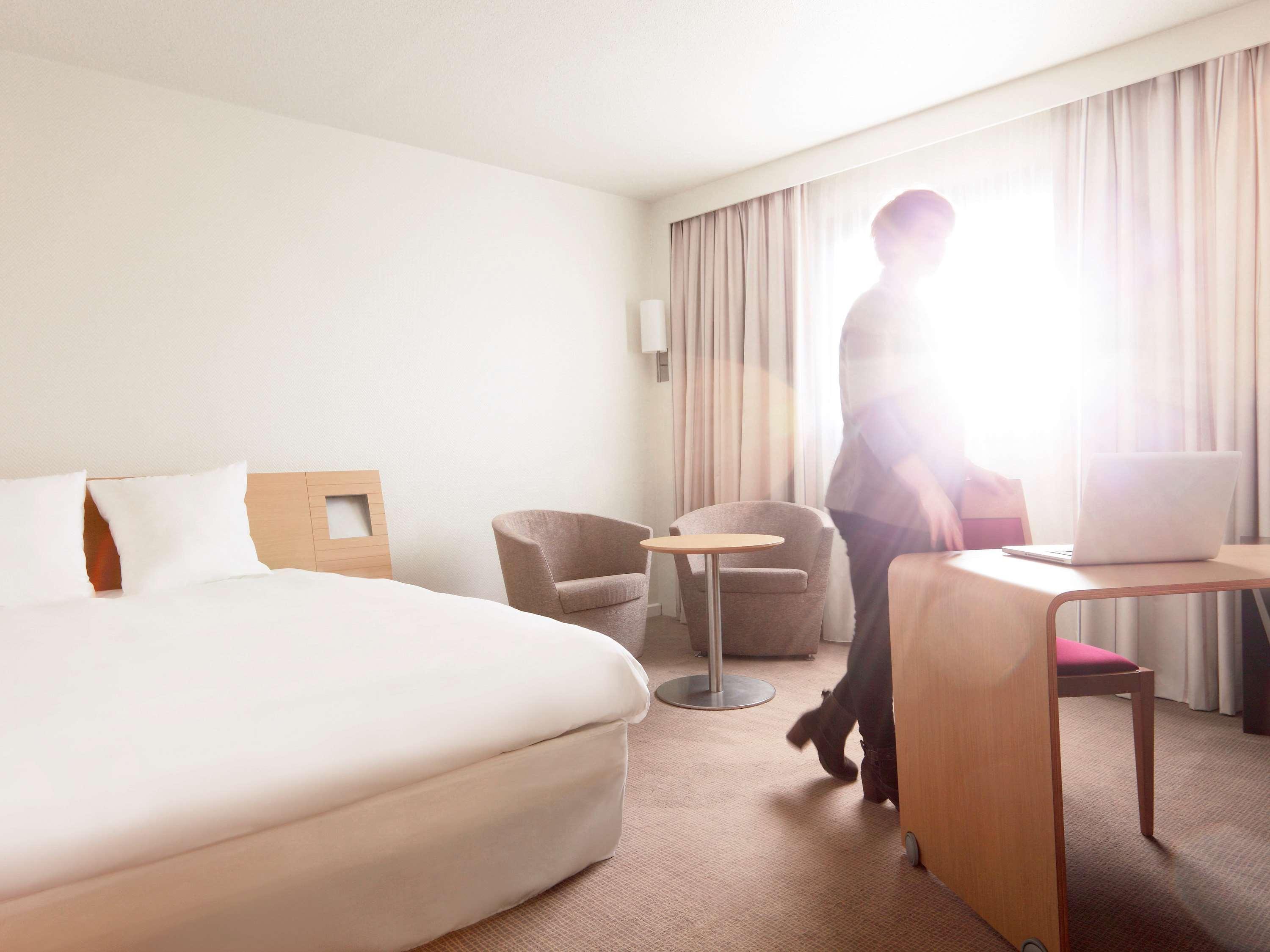 Novotel Atria Nimes Centre Esterno foto