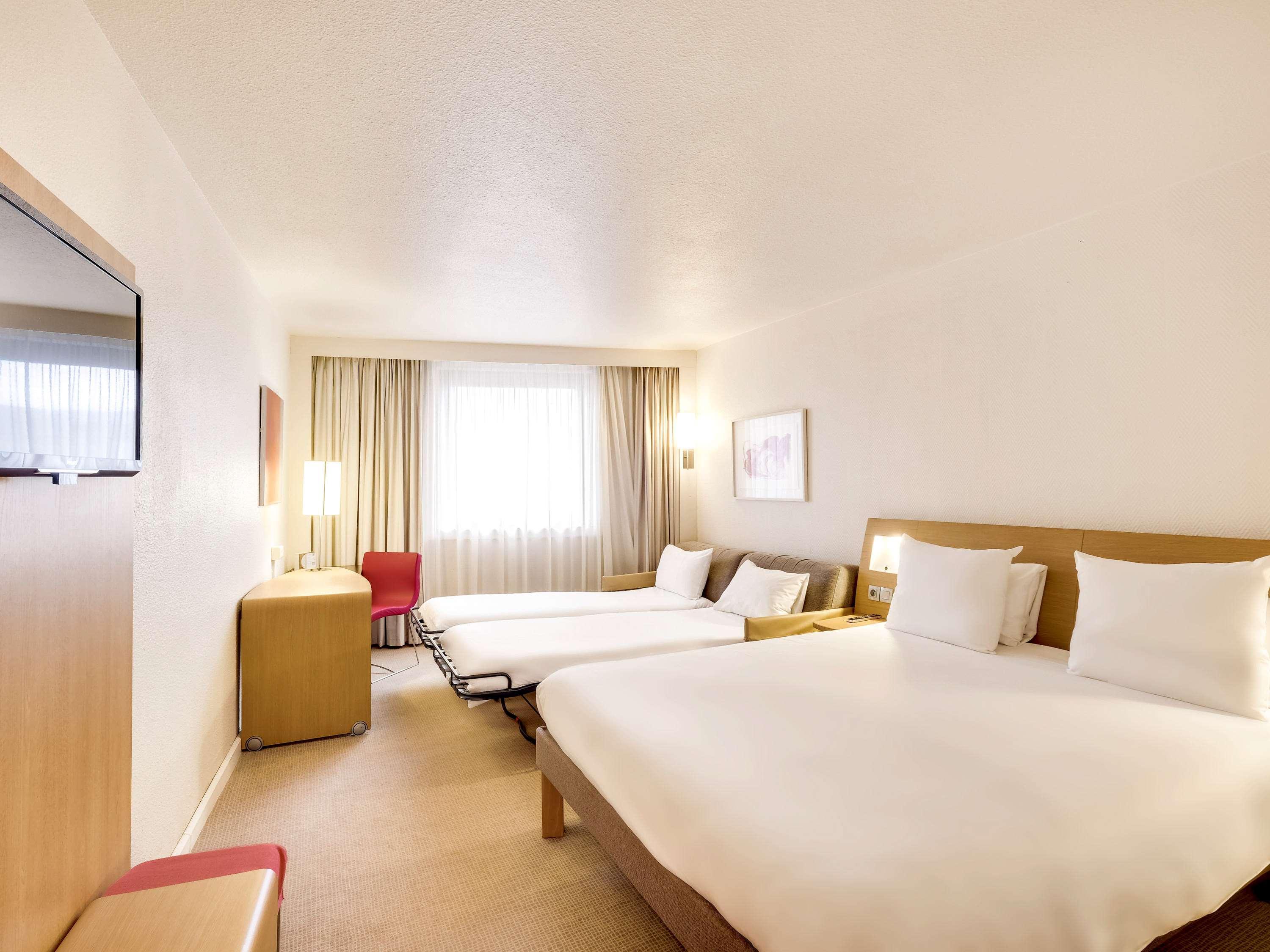 Novotel Atria Nimes Centre Esterno foto