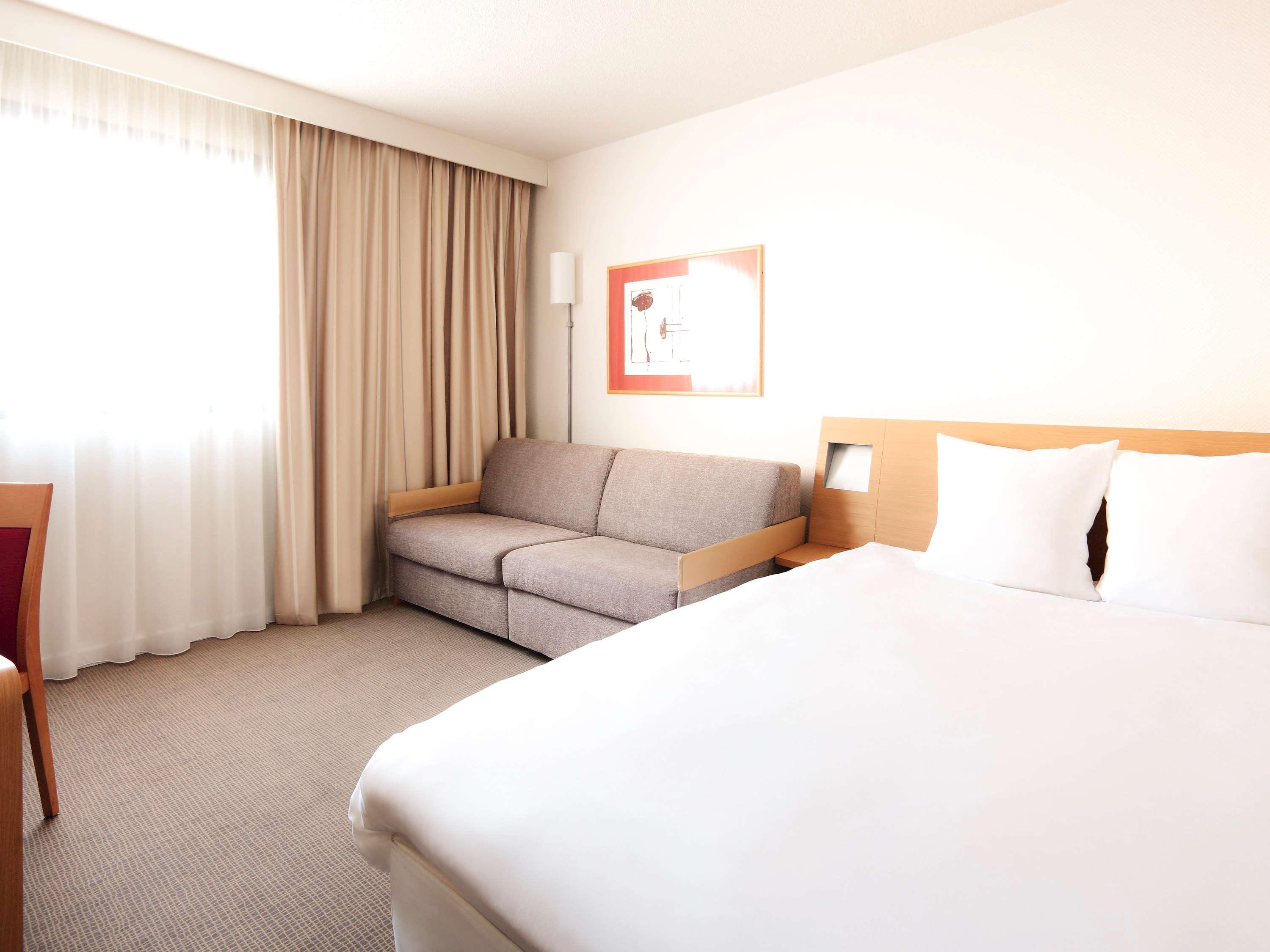 Novotel Atria Nimes Centre Esterno foto