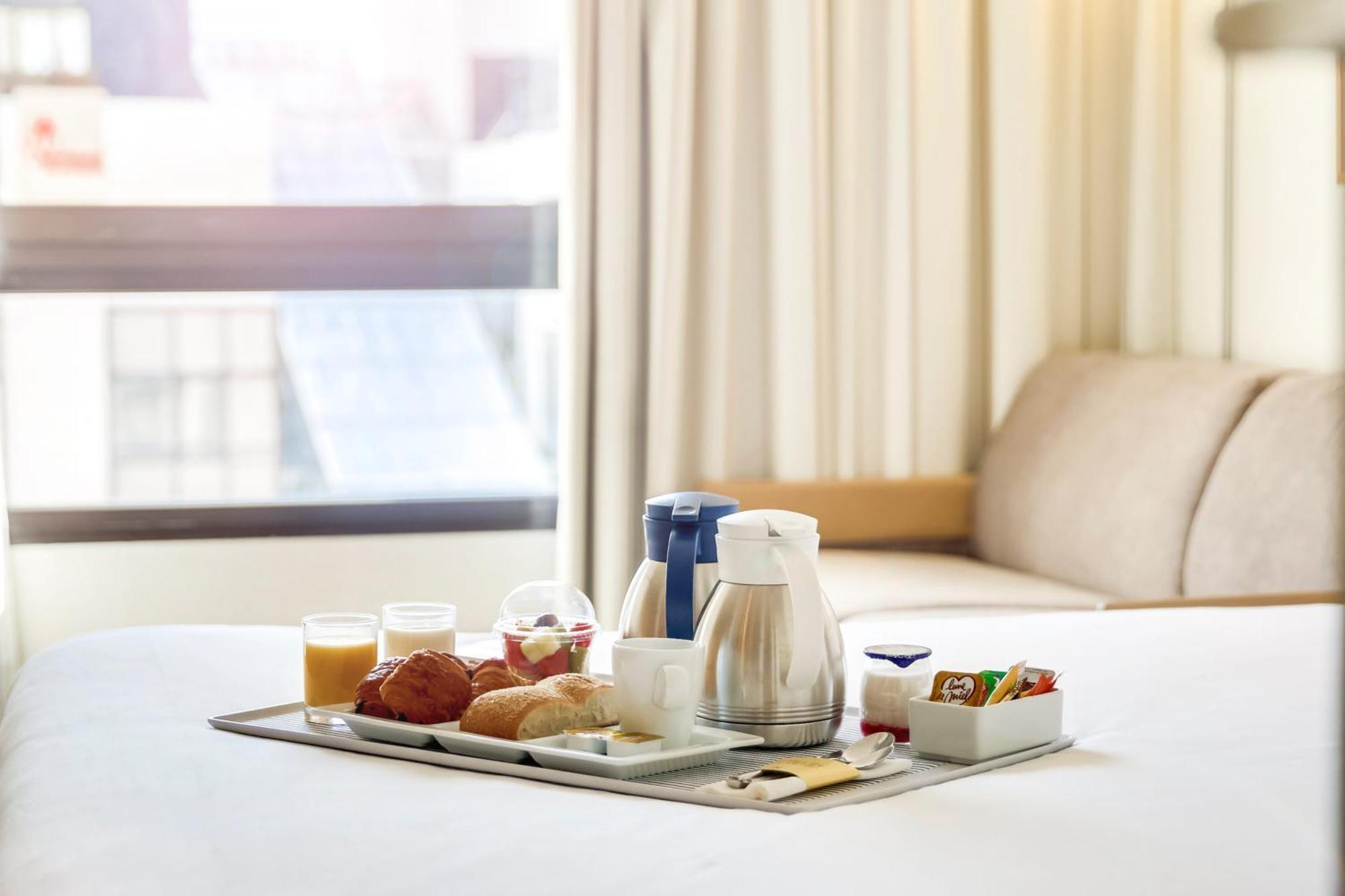 Novotel Atria Nimes Centre Esterno foto