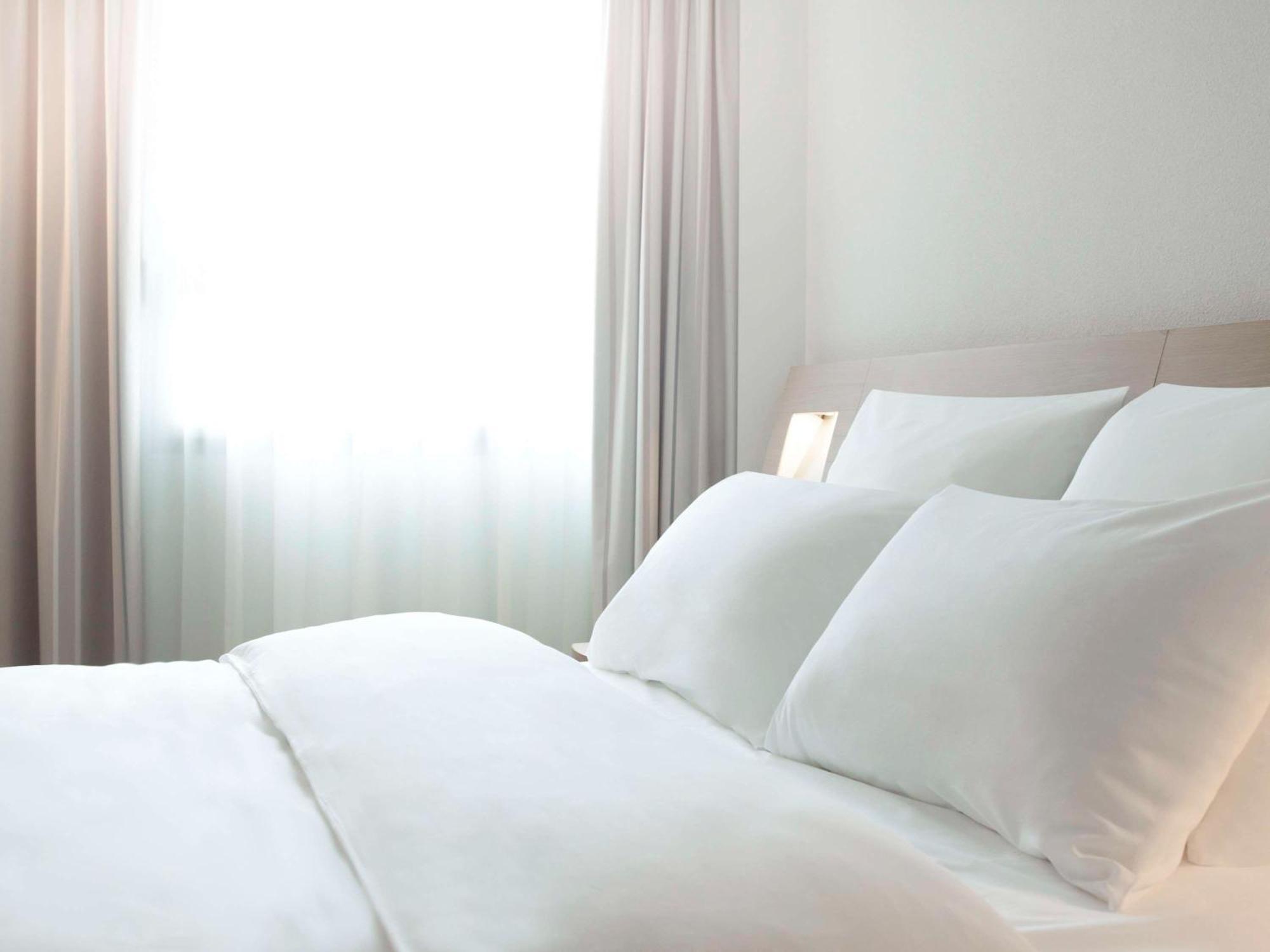 Novotel Atria Nimes Centre Esterno foto