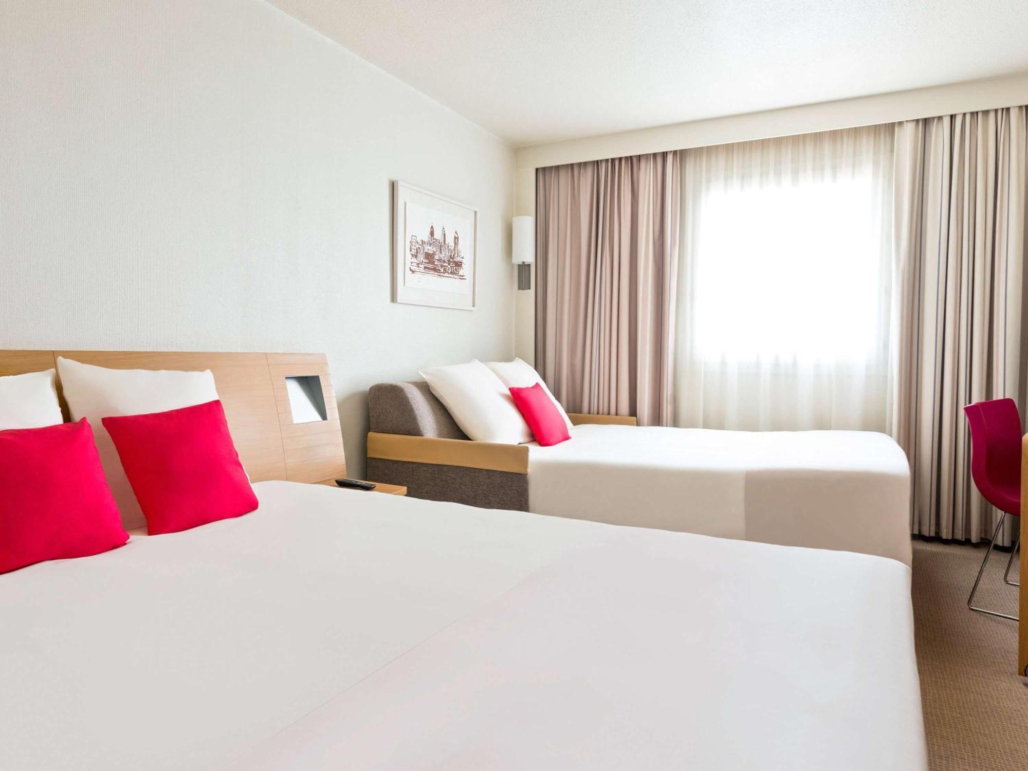 Novotel Atria Nimes Centre Esterno foto