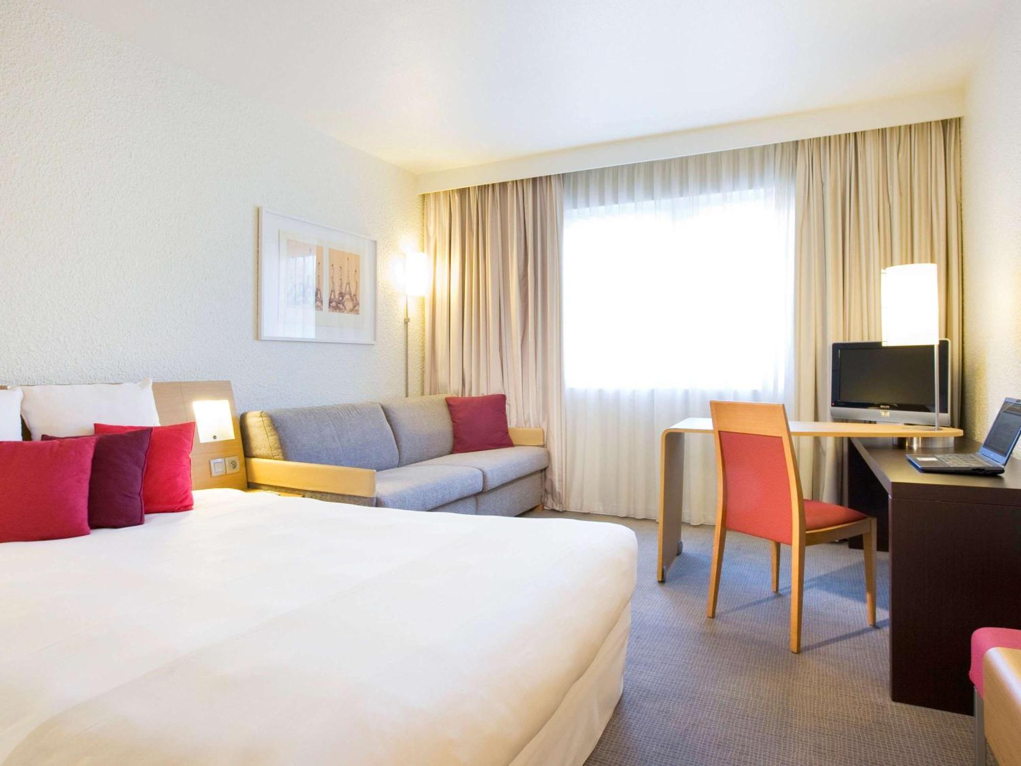Novotel Atria Nimes Centre Esterno foto