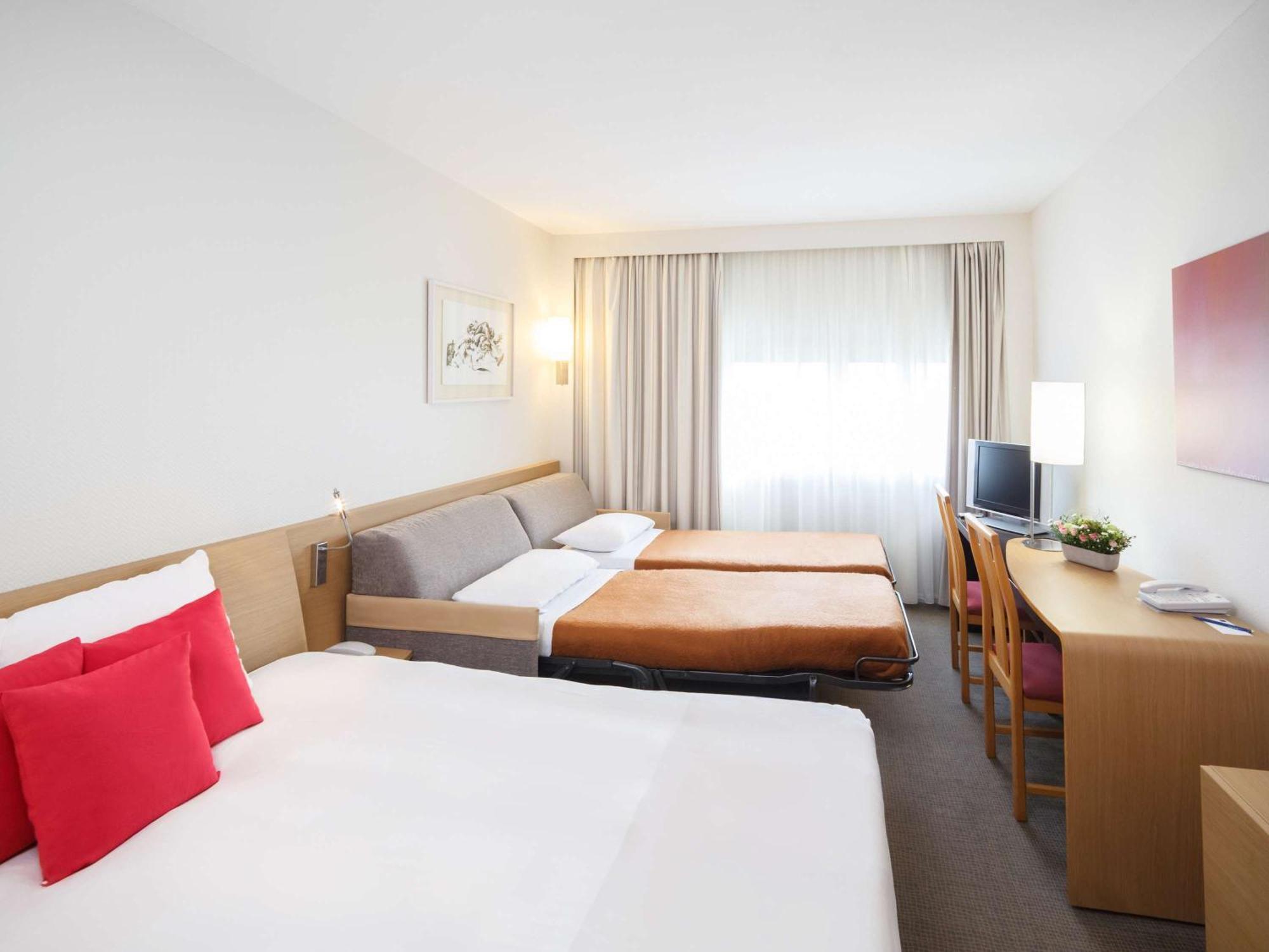 Novotel Atria Nimes Centre Esterno foto