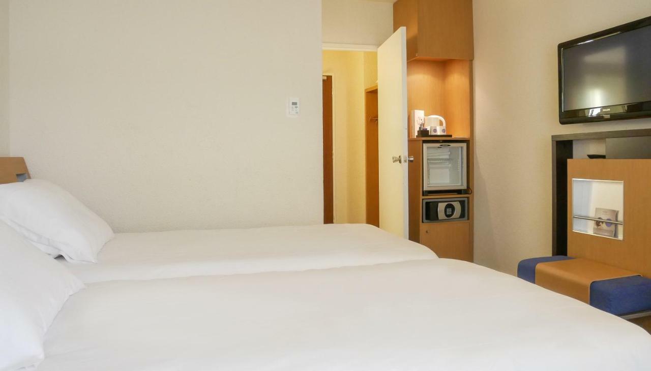 Novotel Atria Nimes Centre Esterno foto
